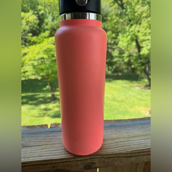 Hydroflask Hibiscus w Lid - Picture 4 of 6